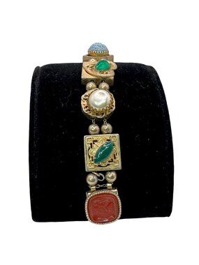 Signed Reinad VTG Gold tone panel link cameo gemstone charm cabochon bracelet